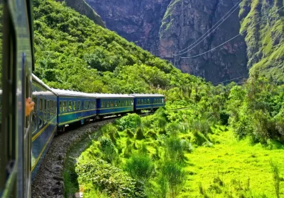 O trem turístico que sai de São Paulo e te leva para Paranapiacaba.