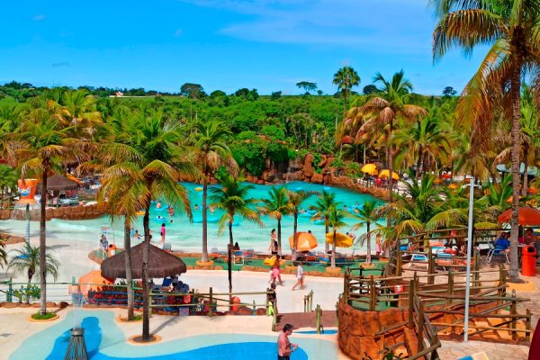 Excursão ao Parque Aquático Thermas dos Laranjais
