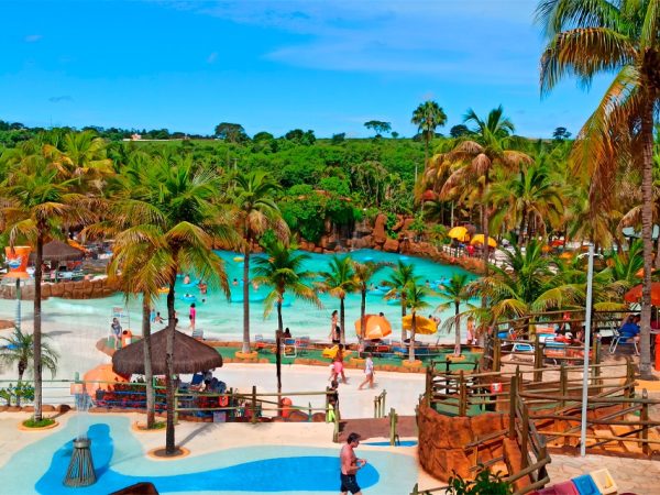 Excursão ao Parque Aquático Thermas dos Laranjais