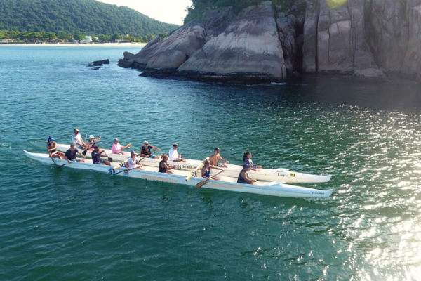 Passeio de Canoa Havaiana no Guarujá – SP
